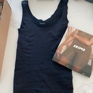 SKIMS seamless shaping tank S/M